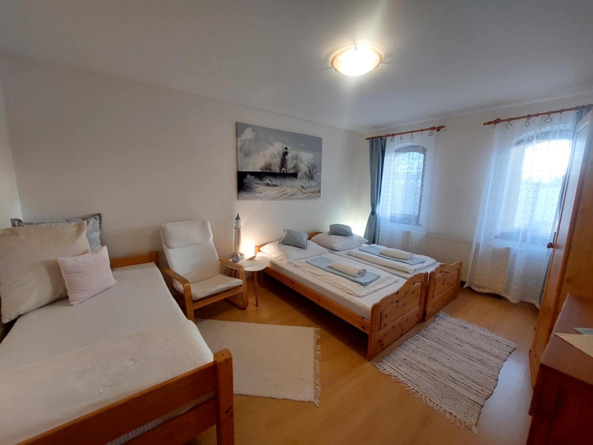 Idylicky Rodinny Penzion Arkadia Pri Dunajskej Cyklotrase Kyselica Exterior foto