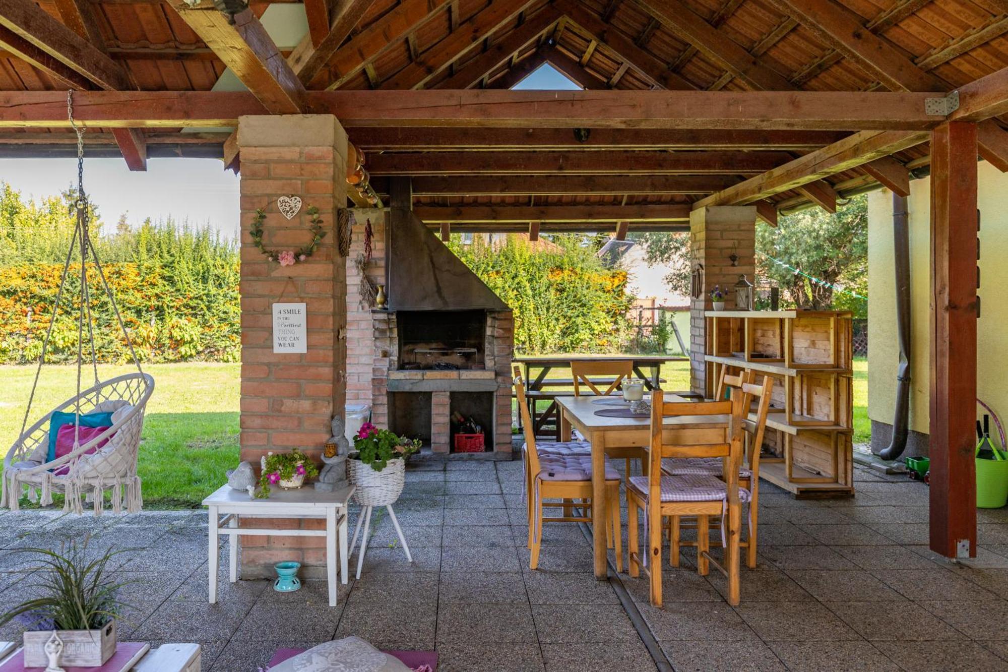 Idylicky Rodinny Penzion Arkadia Pri Dunajskej Cyklotrase Kyselica Exterior foto
